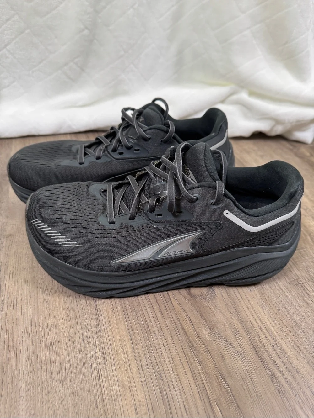 Altra Women's Black Olympus Road Running Shoes - Size 8.5